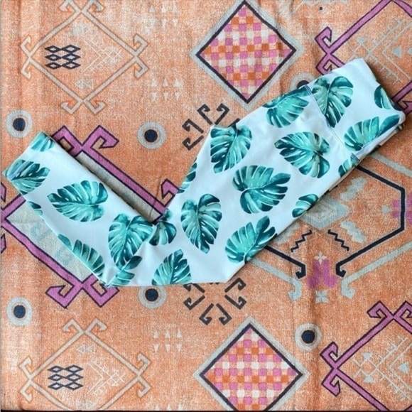 NWT Wildfox Luxe Legging Tropical Banana Leaves White and Green S & M - Picture 6 of 8